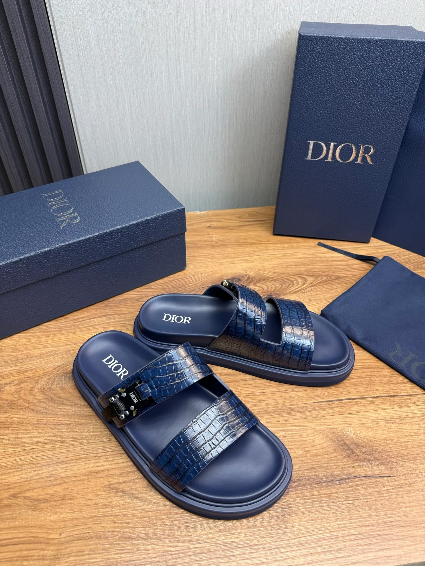 Men's shoes 300💰 Dior. Men's slippers🩴 Official website 1:1 production 38-45 size 45 46 🉑️Customized original material shipped✅